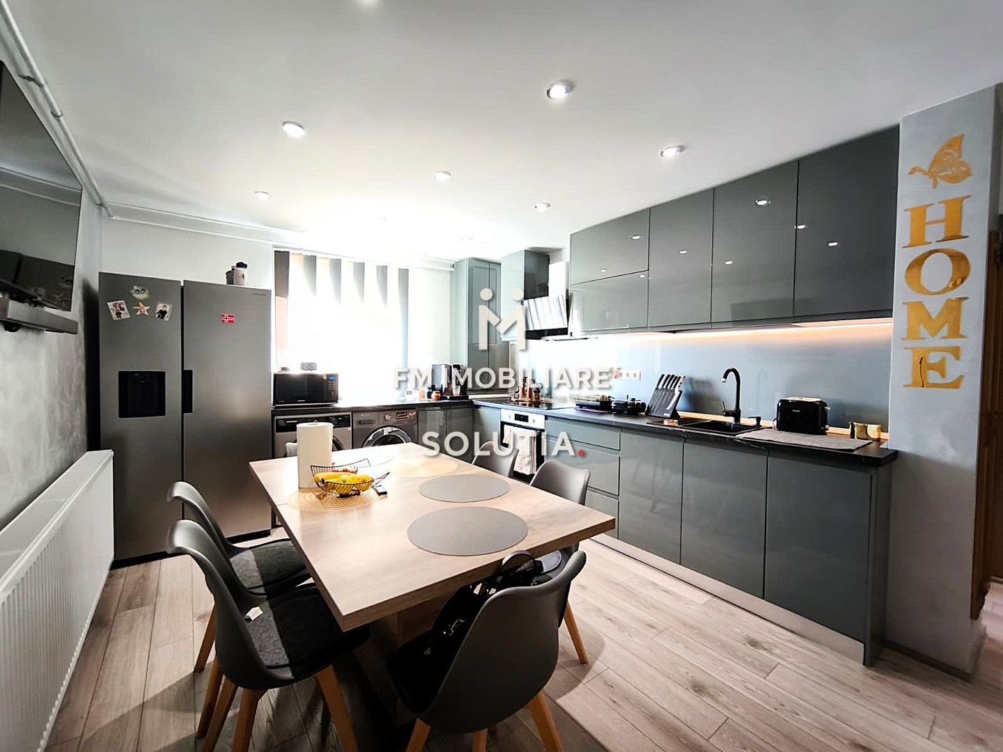 Apartament 2 camere, decomandat, finisat modern - Poză 1