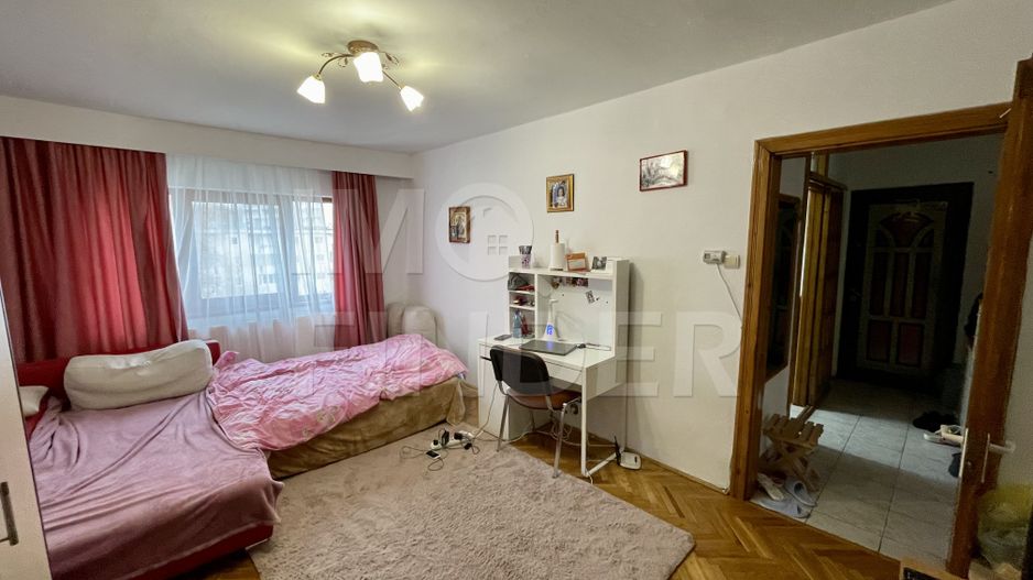 Vanzare apartament 3 camere, decomandat, Plopilor - Poză 3
