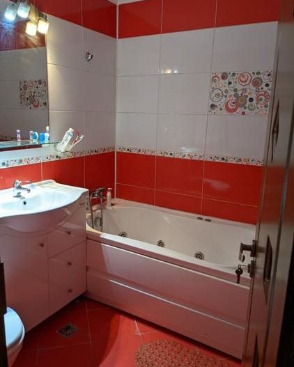 Apartament modernizat de 3 camere - locatie ultra-centrala - Poză 6