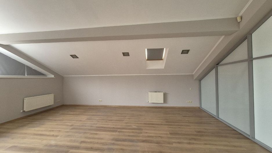Spațiu comercial cu 6 camere de închiriat în Centru, Chișinău - Poză 8