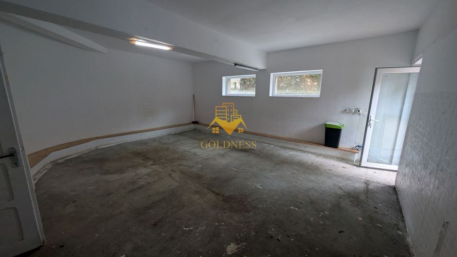 Casa/Spatiu de birou,Andrei Muresanu, 9 Camere,10 Parcari,Curte 2000mp - Poză 26