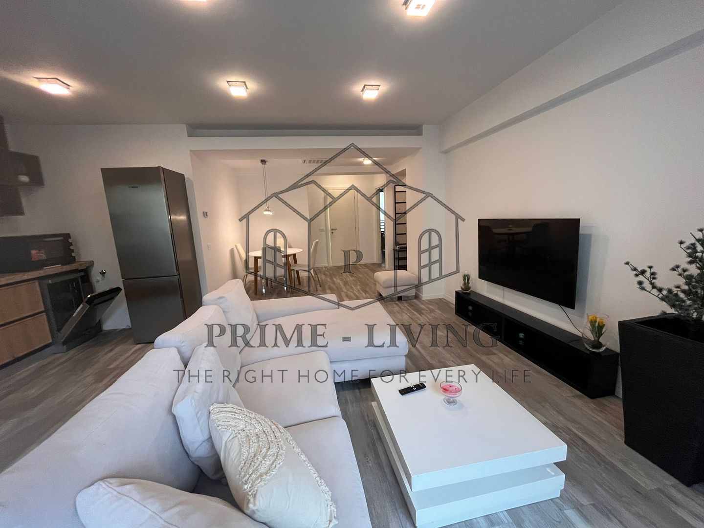 APARTAMENT SUPERB CU 2 DORMITOARE LA INCHIRIERE LANGA PARC HERASTRAU - Poză 1