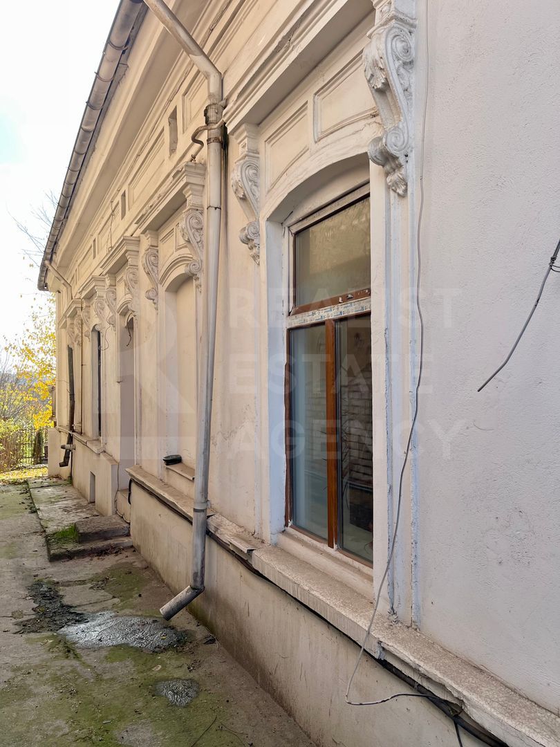 De vânzare – Clădire impresionantă, 11 camere, 9 dormitoare, Păcurari - Poză 10