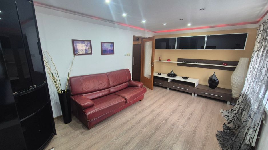Închiriez apartament 2 camere Micro 4 - Poză 9