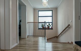 Casă individuală de vânzare situată în Șelimbăr - Poză 8