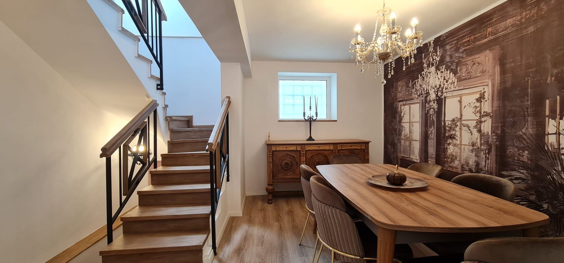 Vila spațioasă și elegantă de vânzare la intrarea în cartierul Turnișo - Poză 26