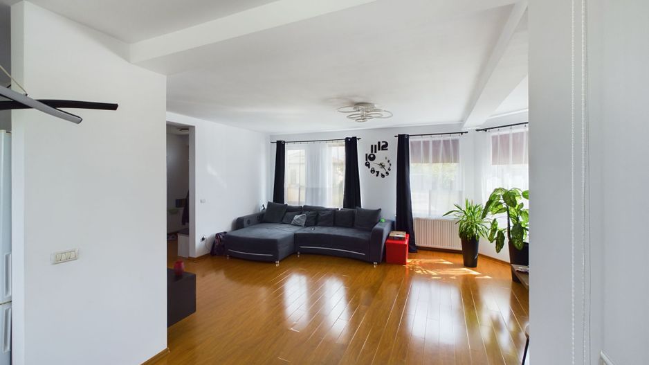 Casă la cheie în cartierul Westfield - Poză 3