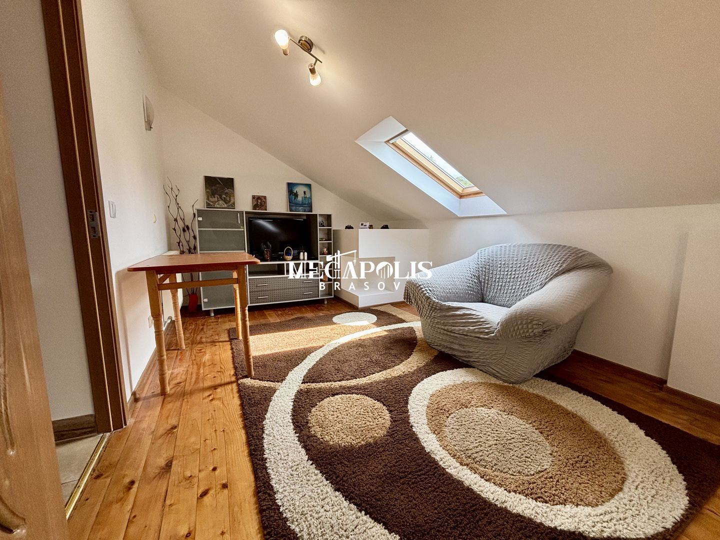 Apartament 2 camere | Etaj Intermediar | Priveliște Către Munte | Noua - Poză 5