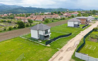 Casa individuala 4 camere, teren de 596 mp, partial mobilata, Cristian - Poză 17