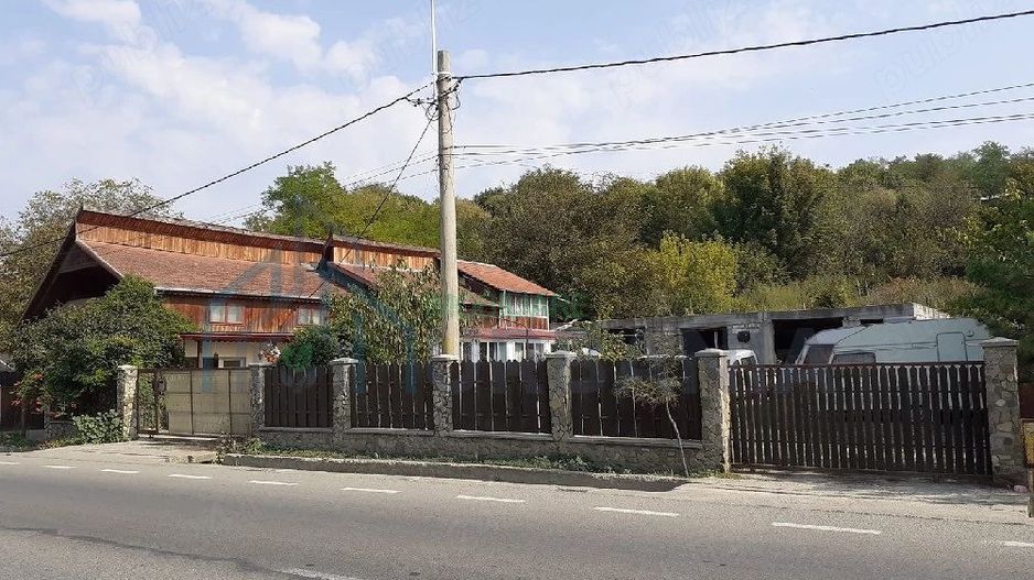 Proprietate cu teren de 1700 mp pe B-dul C.A. Rosetti nr. 68, Iași - Poză 1