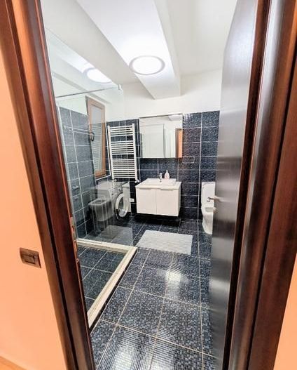 Inchiriere apartament modern cu 2 camere zona Unirii- Palatul Parlamentului - Poză 11