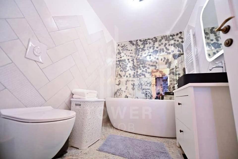Apartament 3 camere de vanzare | Zona Ultracentrala - Poză 8