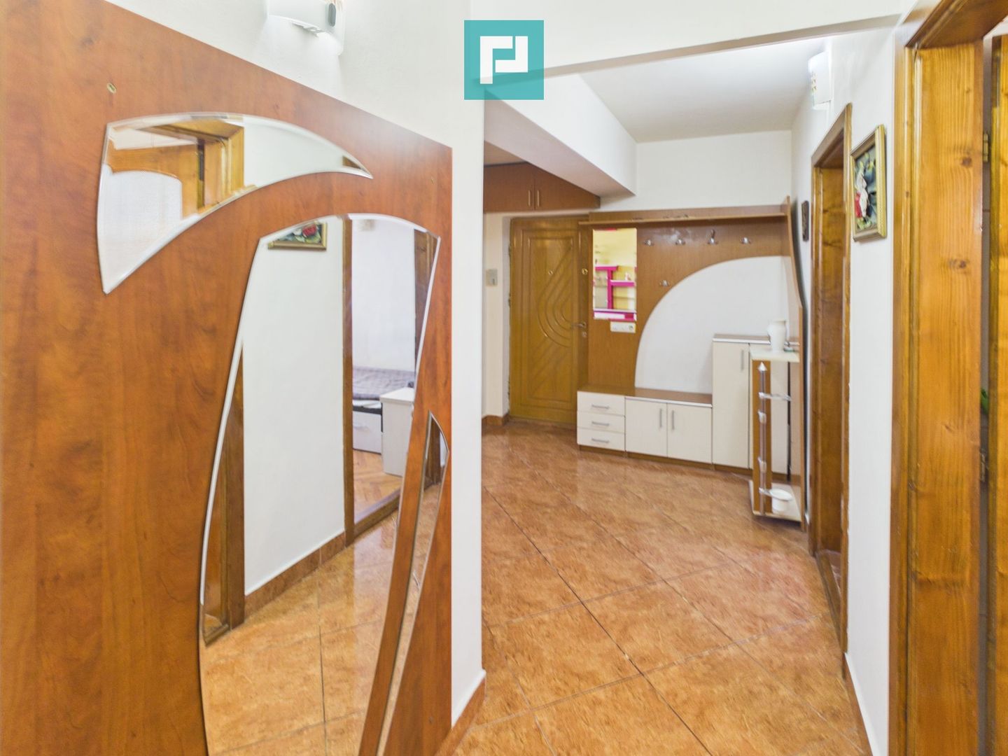 Apartament 3 camere de inchiriat - 360 €/lună - Poză 2