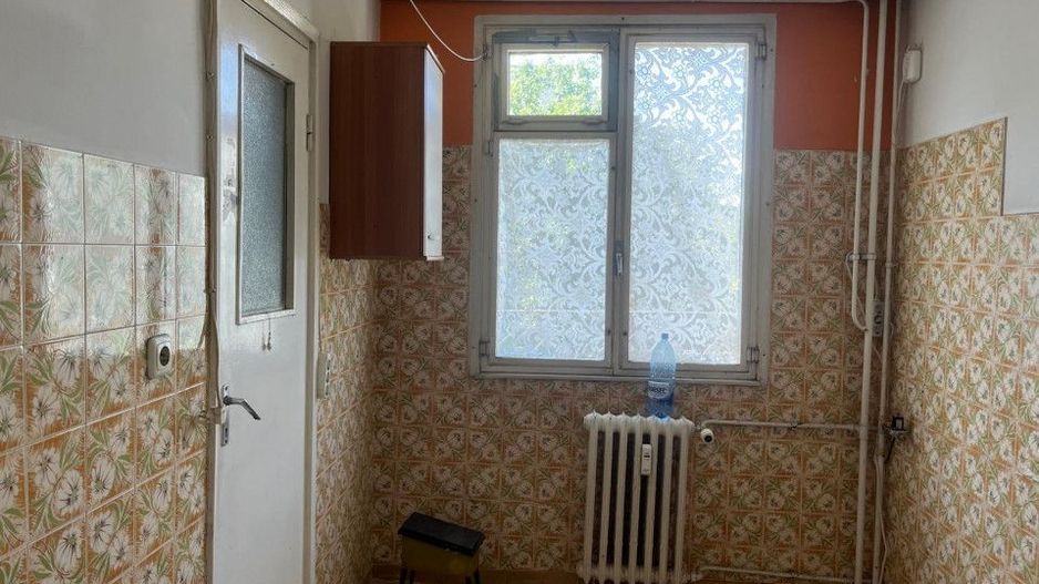 4 camere, 2 bai, et 2/4 de renovat Izvorul Muresului - Poză 3