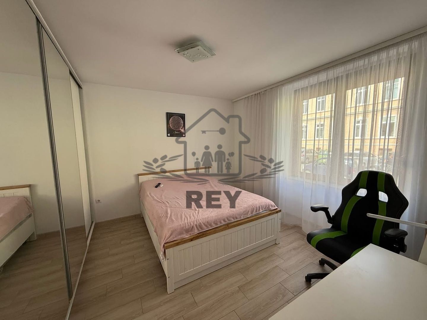 Apartament spațios la parter de casă – zona Turnișor, Sibiu - Poză 1