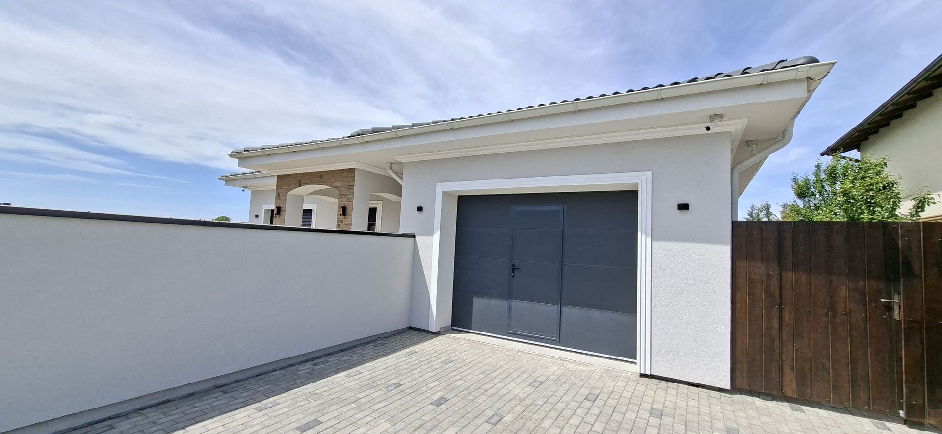 Locuinta individuala cu garaj- in stil mediteranean - Poză 3