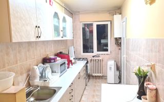 Apartament cu 2 camere decomandate, str. Parang - Poză 1