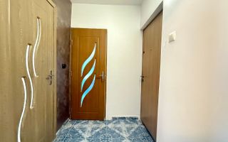 Garsoniera decomandata, etaj intermediar - Zona Tractorul, Coresi - Poză 10