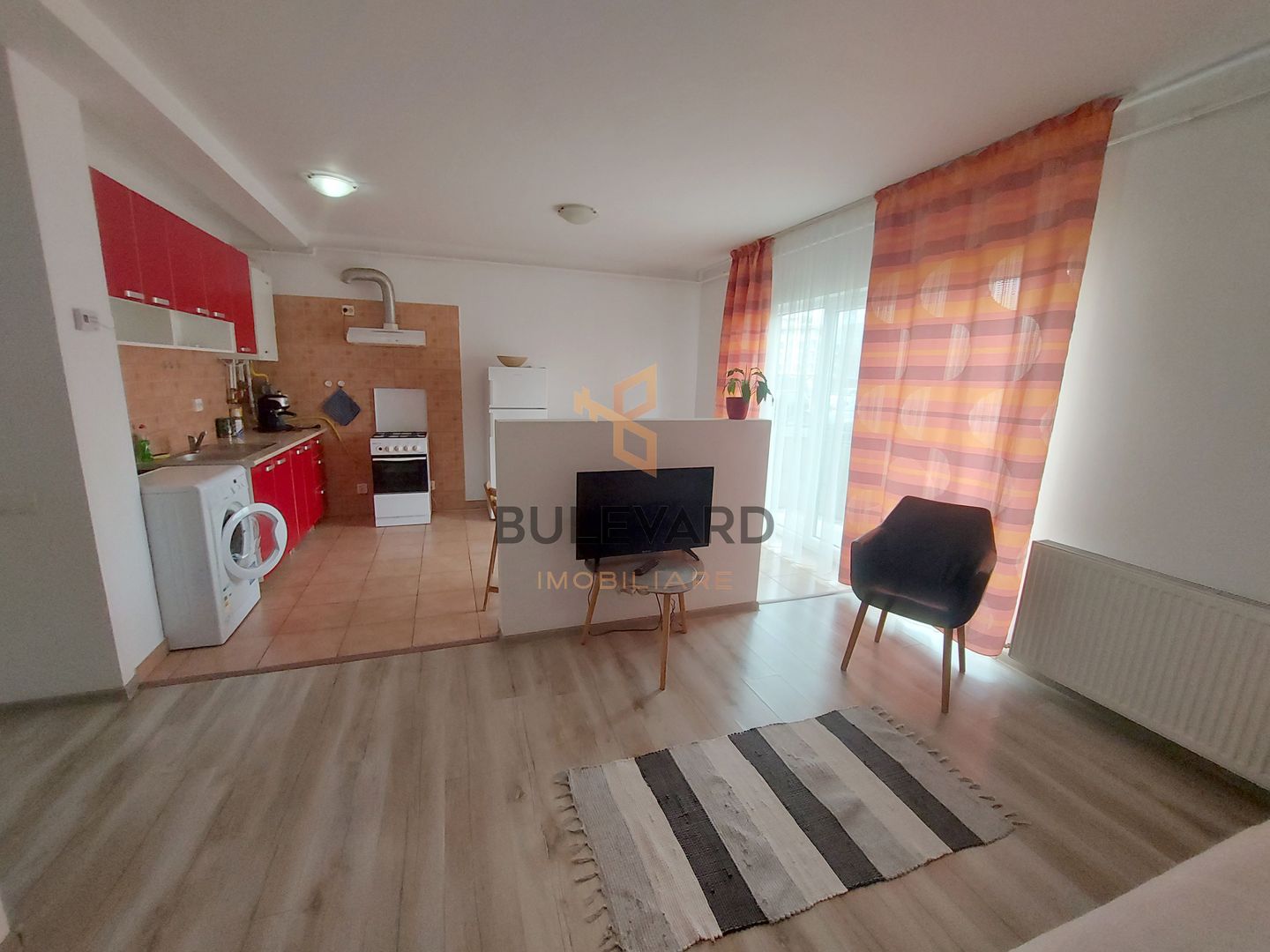 Apartament cu 2 camere, zona strazii Tineretului! - Poză 2