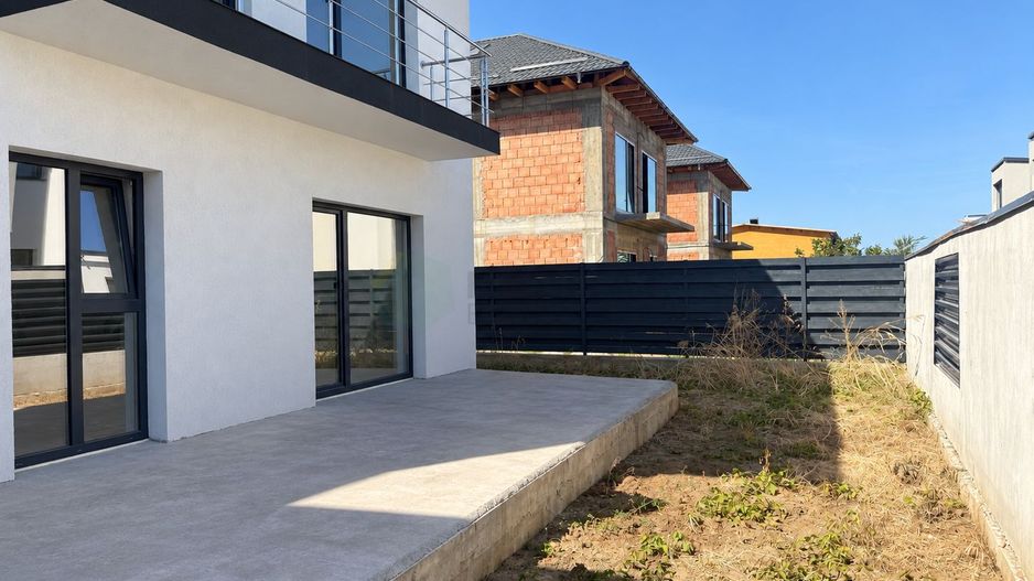 Vila 5 camere Tunari langa Cosmopolis - Poză 4