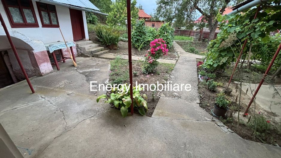 Casă de dimensiuni mai mici în localitatea Gălățeni - Poză 3