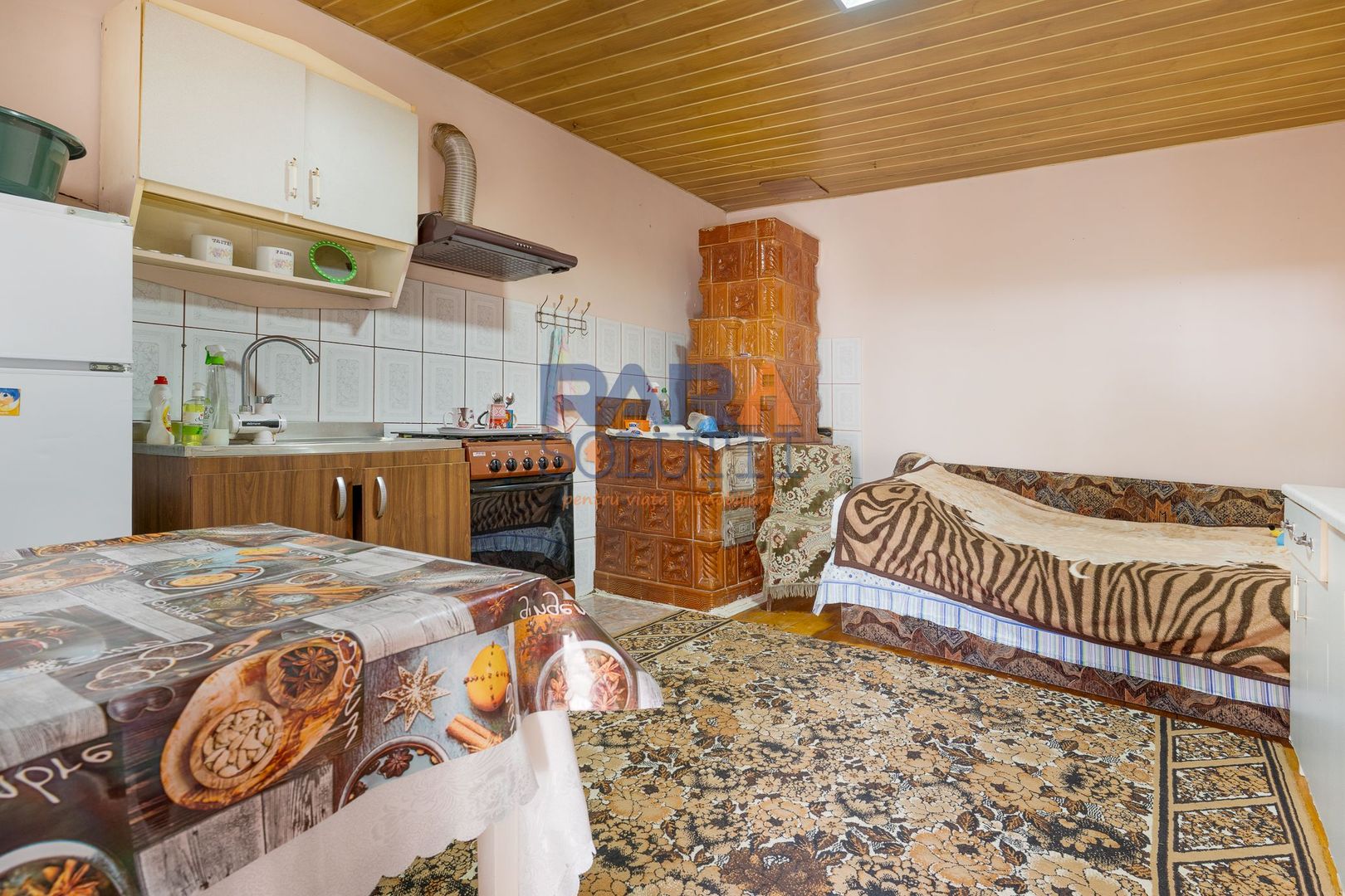 Gospodărie completă la preț de apartament mic. - Poză 5