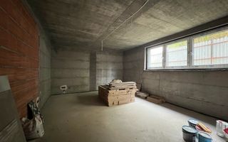 Casa zona Lunei, 5 camere + 3 bai, centrala proprie, rezidential sau birouri ! - Poză 44