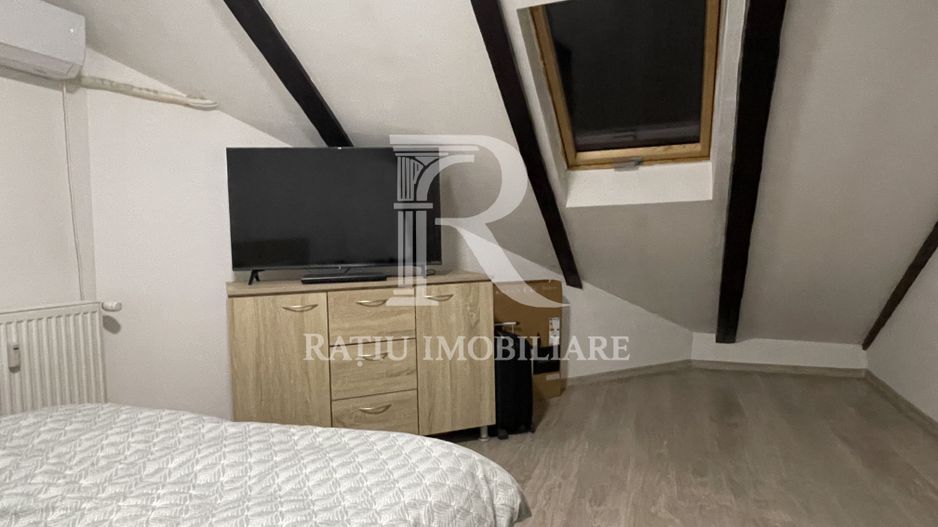 Apartament cu 1 camera | Mansarda | Central | Oradea - Poză 4