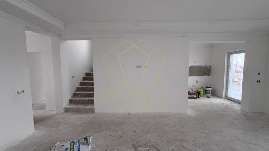 Duplex spatios cu 5 camere | Sacalaz - Poză 3