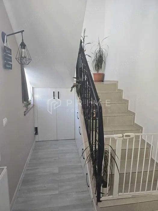 Casă familială spațioasă în zonă liniștită | Sângeorgiu de Mureș | - Poză 4