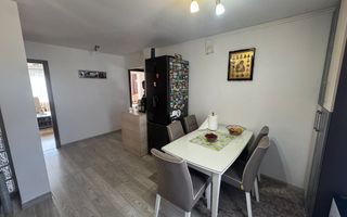 Apartament cu 3 camere, 70 mp, decomandat, Zona Diamant - Poză 10