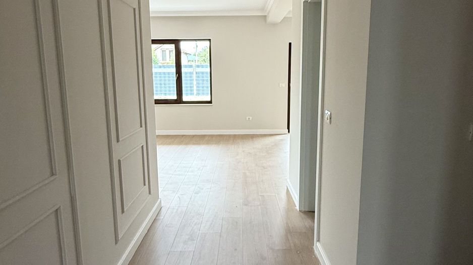 CASA TIP DUPLEX DESPARTIT PRIN GARAJ - Poză 11