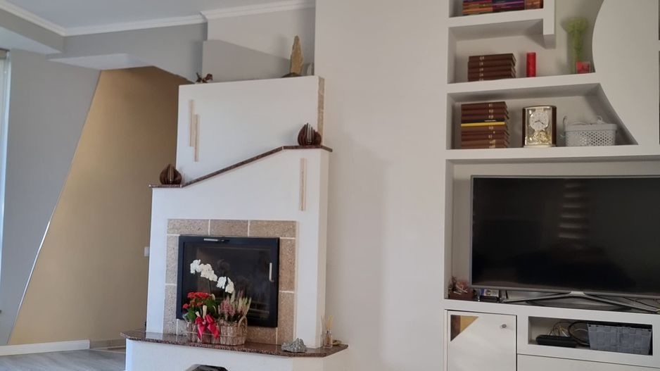 CASA INDIVIDUALA , MODERNA LA POALELE MUNTILOR!! - Poză 6