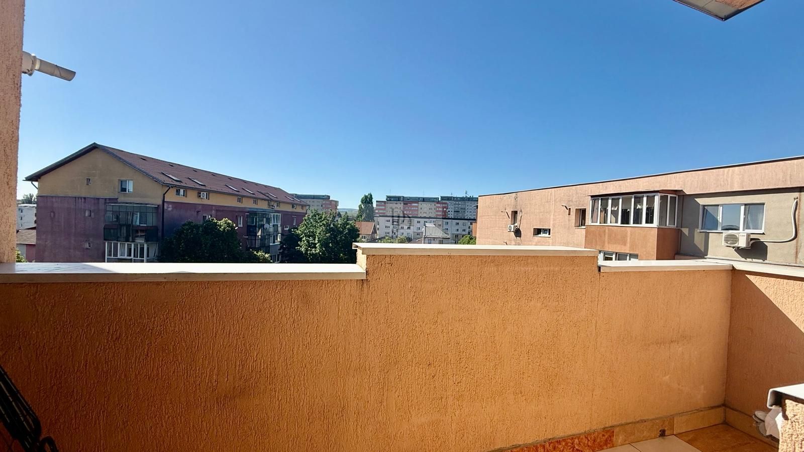 Apartament de inchiriat cu 3 camere decomandate-in Cartier Marasti - Poză 8