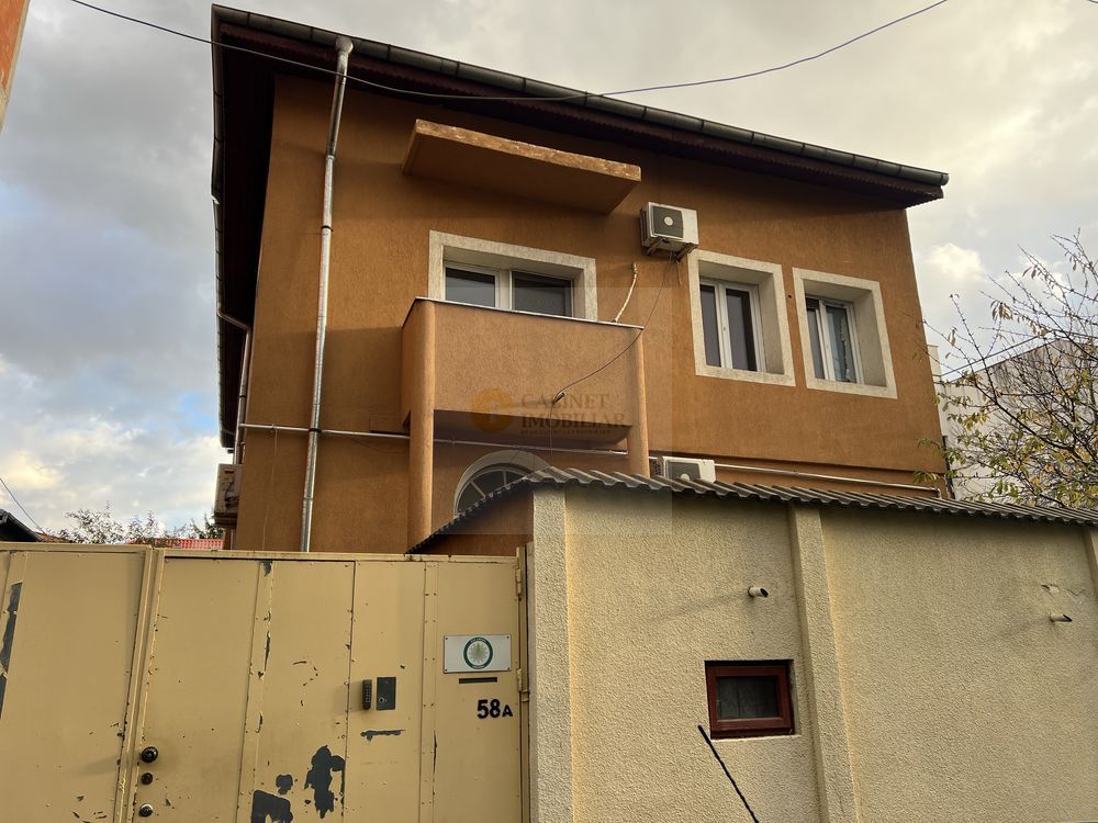 Vilă Modernă în Domenii, Aproape de Biserica Casin - Poză 1