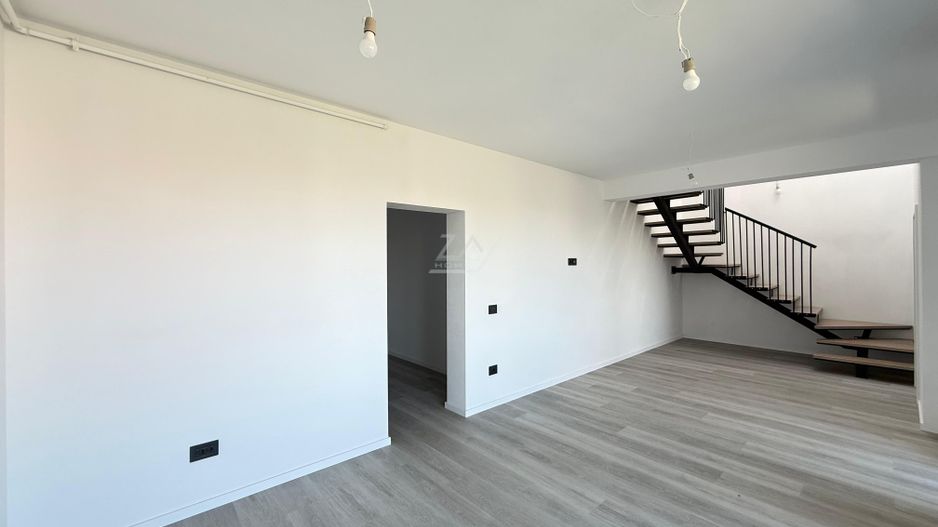 Ap pe 2 niveluri. 3 camere, 2 bai. 2 locuri de parcare. - Poză 2