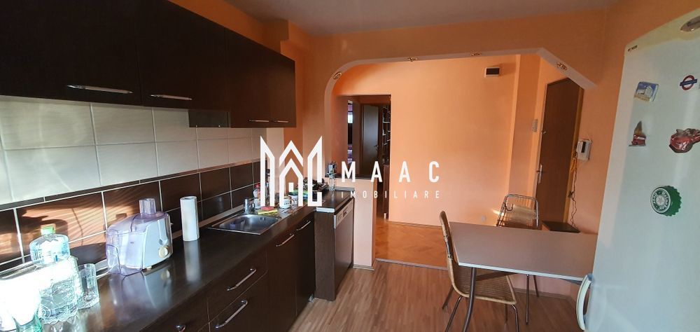 Apartament 3 camere | 2 bai | Decomandat | Zona  Sub Arini - Poză 2
