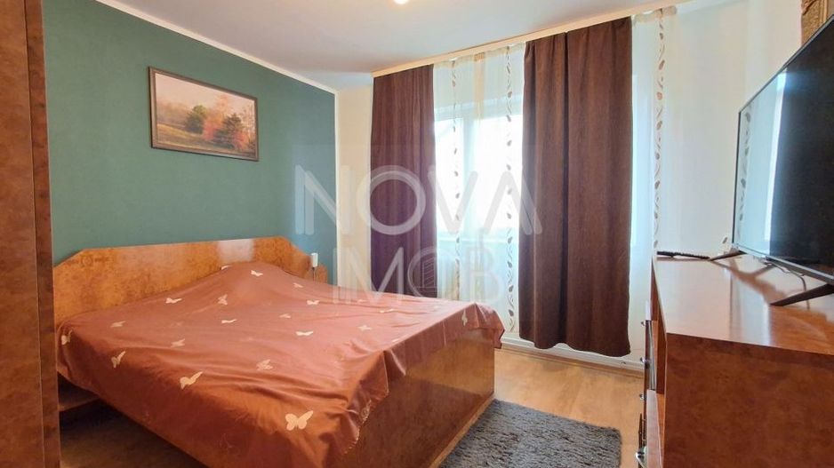 Apartament de inchiriat 3 camere etajul 4, cu lift,  Zona Vasile Aaron - Poză 8
