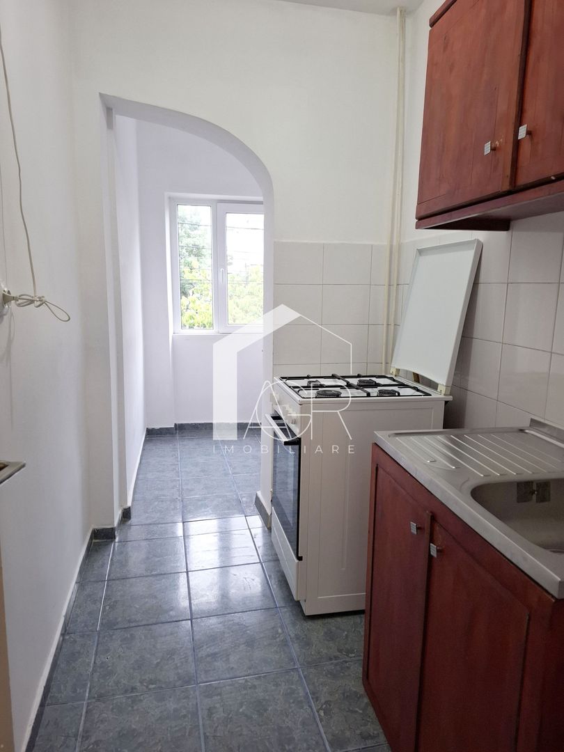Garsoniera, etajul 1, zona Malu Rosu - Poză 4