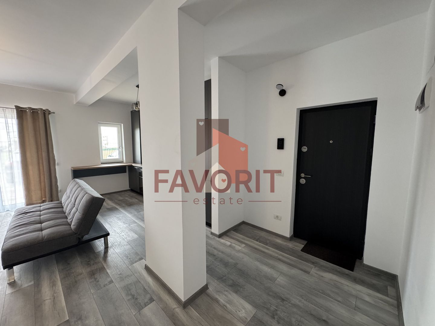 Mobilat si utilat. 2 locuri de parcare. Curte privata in CF - Poză 4