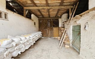 Casa cu 4 camere, 2024 mp teren, la asfalt, cu utilitati, Vintu de Jos - Poză 20