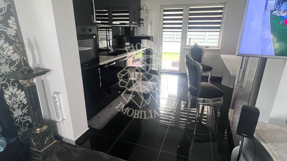 Casa de lux 103 mp-teren 199 mp-sauna-cinema- garaj 3 masini- Floresti - Poză 3