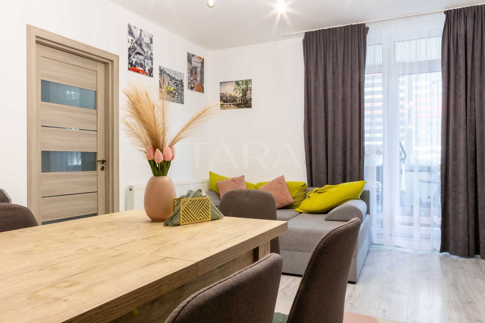Apartament cu 3 camere, parcare și boxă, zona Regal – Baciu. - Poză 1