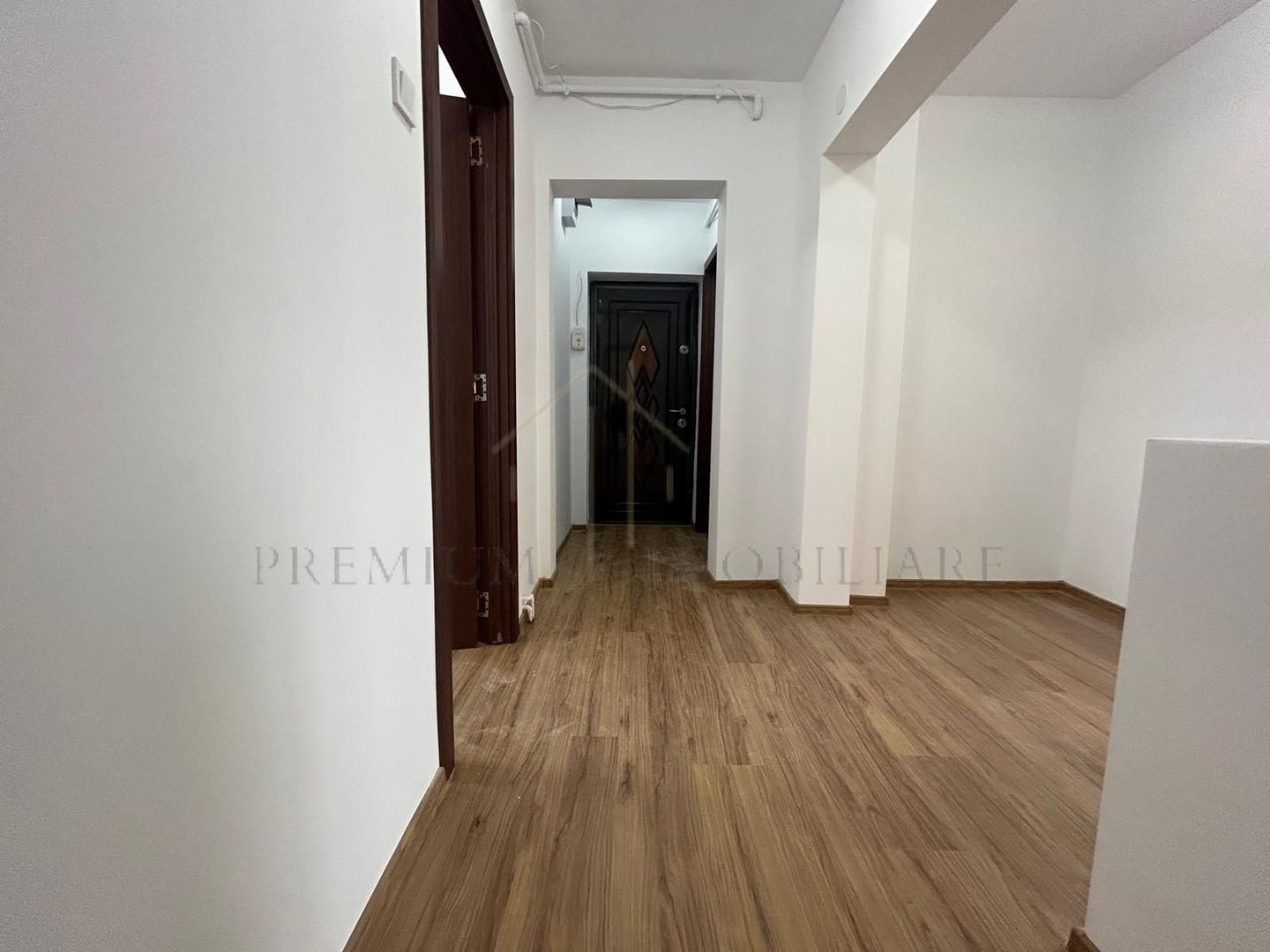 Apartament 3 camere  2 băi | renovat 2025 | parcare - Poză 15