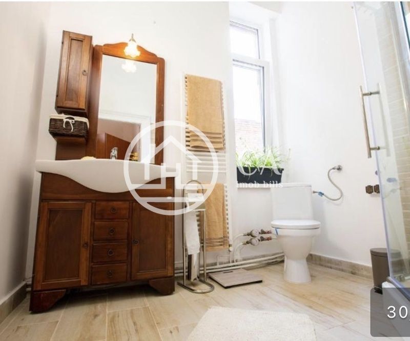 Apartament de vânzare cu 3 camere în zona Ultracentrală, Oradea - Poză 4