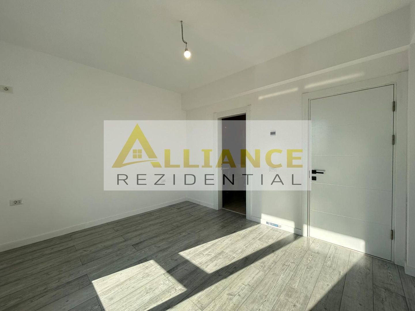 Casa Individuala de vanzare - Teren 350 mp | 4 camere - 3 bai - Poză 9