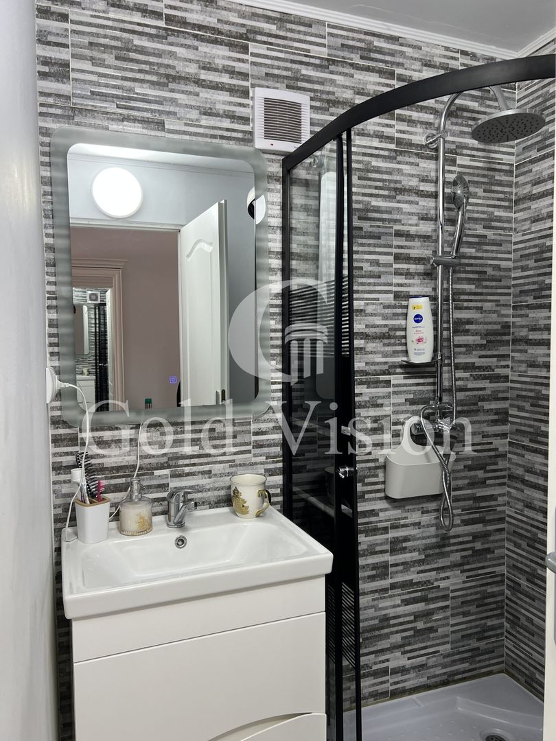 Case cu 7 camere, curte proprie + spălătorie, în Sighetu Marmației - Poză 19