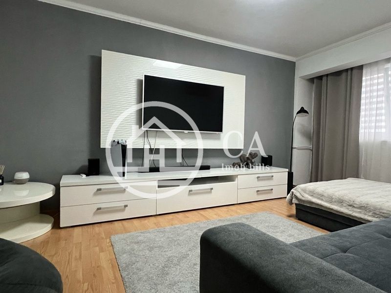 Apartament de vânzare cu 4 camere în zona Calea Aradului, Oradea - Poză 3