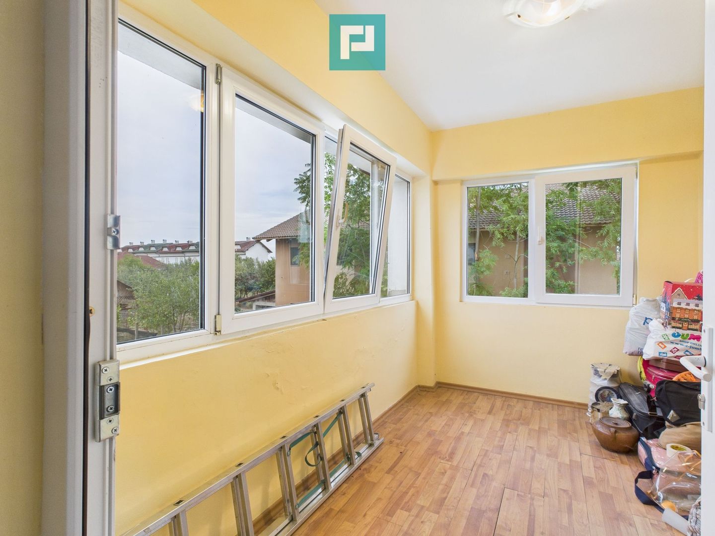 Casă cu 5 camere în Remetea Mare - Poză 7