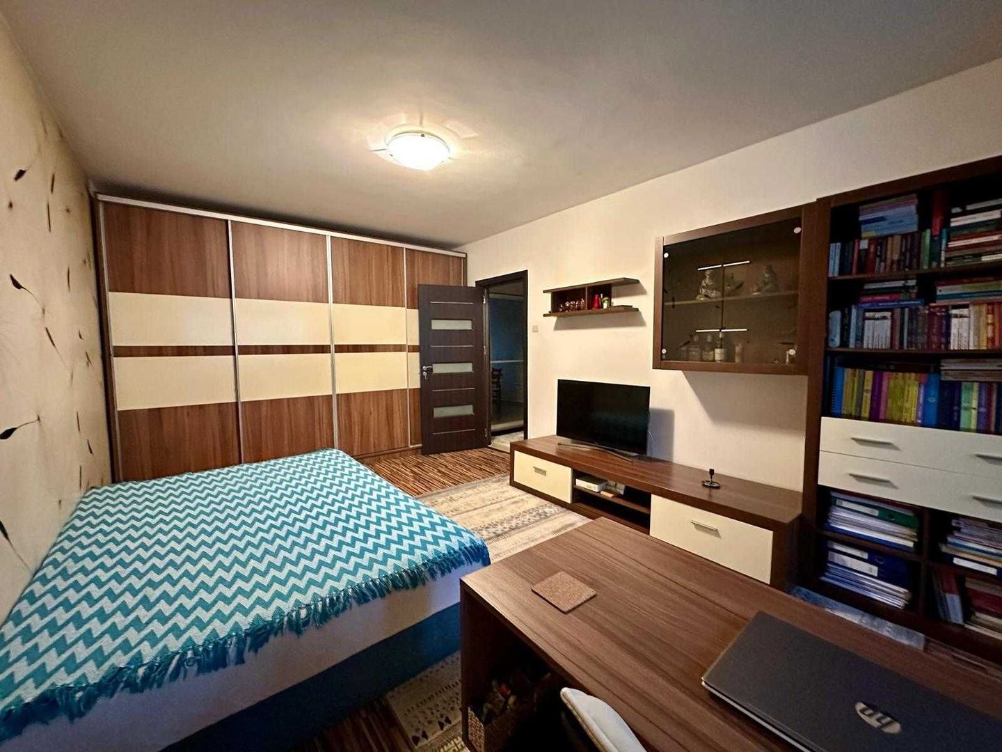 Garsonieră 38 mp, parter, balcon închis, boxă, metrou 2 min - Poză 7